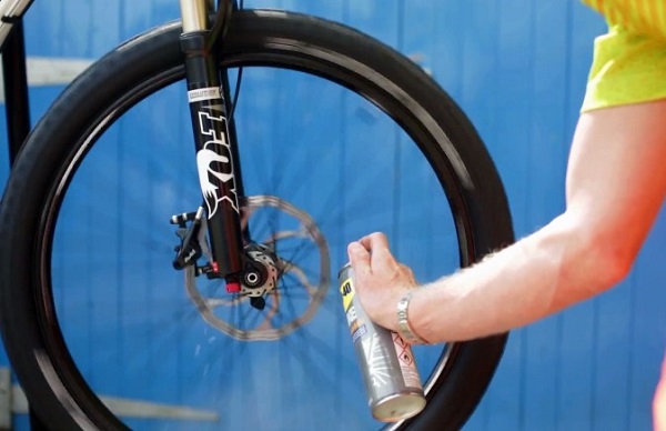 How to clean brake pads on a mountain bike