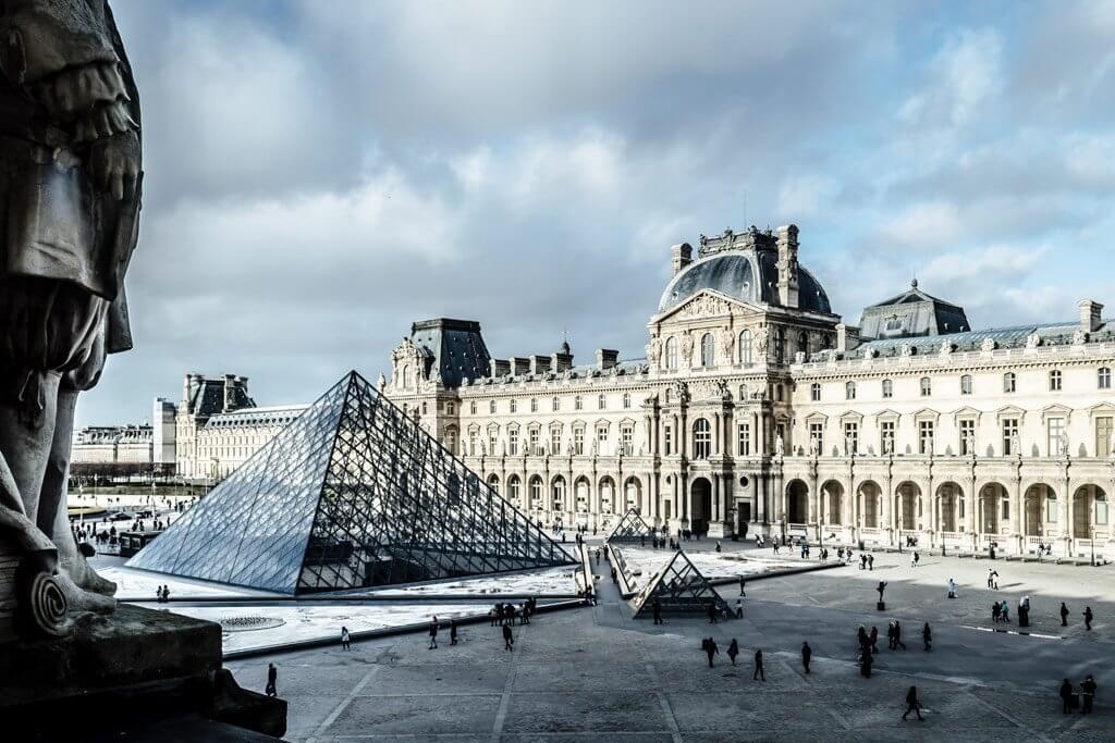 Louvre in 2 Hours