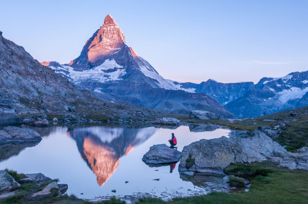 Where is it best to stay in Switzerland for hiking?